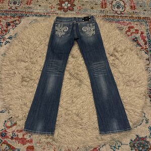 Miss Me Jeans – Size 29 – Bootcut with Embroidered Fleur-de-Lis Pockets